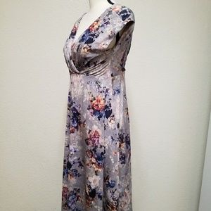 Tiffany Rose Floral Maternity Dress Size 3
